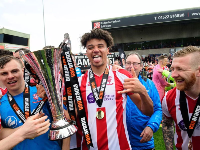 lee angol with national league trophy lincoln city